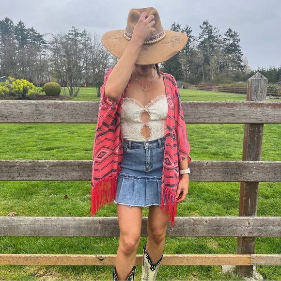 VINTAGE LACY STRAPLESS BODYSUIT SIZE MEDIUM - Picture 2 of 9